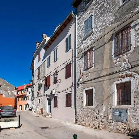 Biritin- Free Parking *