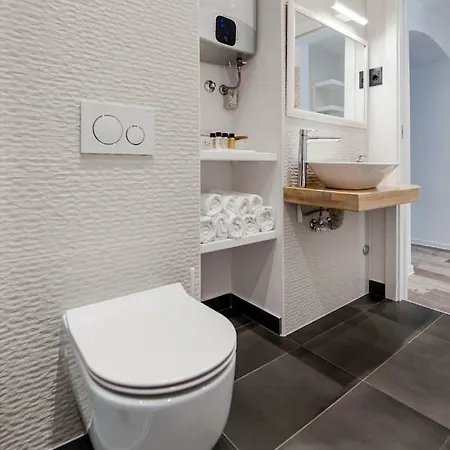 Apartament Biritin *